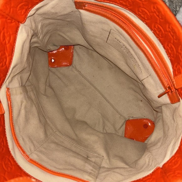 Michael Kors Tangerine Orange, Jet Set quilted large tote. - Picture 4 of 10